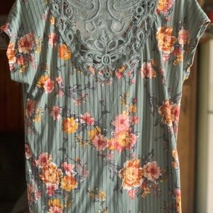 Womans lace back shirt